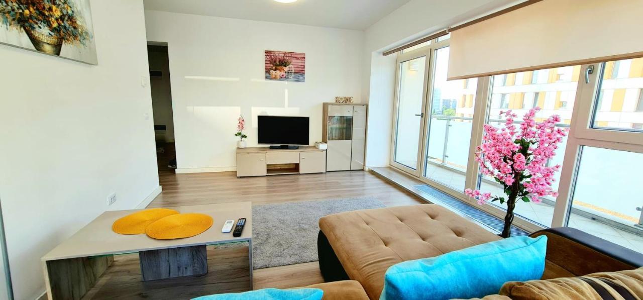 Conest Apartment Residence Яш Екстериор снимка