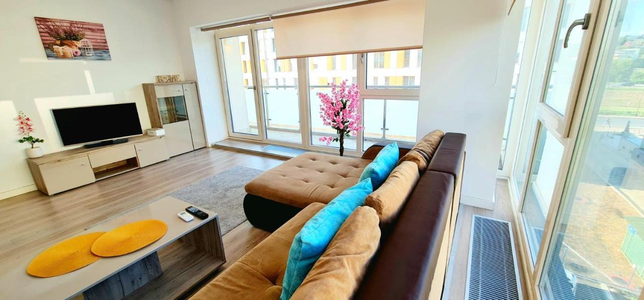 Conest Apartment Residence Яш Екстериор снимка