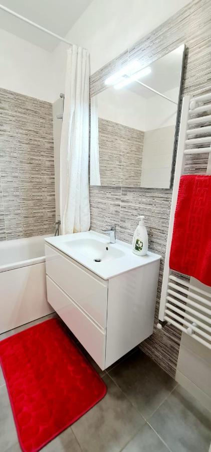 Conest Apartment Residence Яш Екстериор снимка