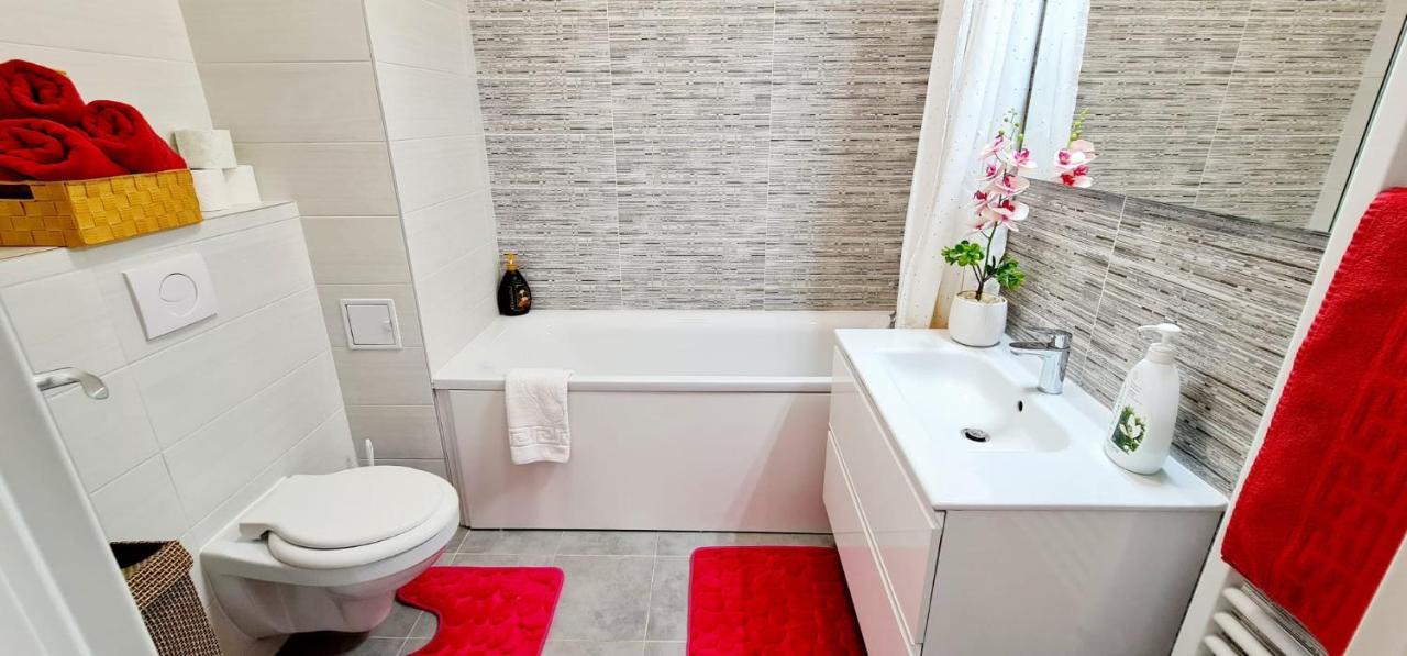 Conest Apartment Residence Яш Екстериор снимка